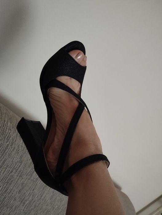 Sandale glitter elegante cu toc gros