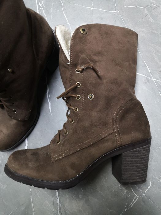 Продам новые женские зимние сапоги