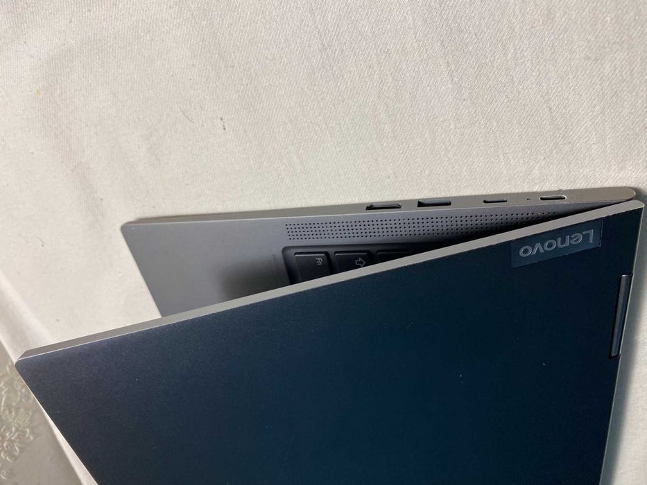 Lenovo ThinkPad X1 Yoga 7 Gen 14"IPS i5 1245p 16/256 Гаранция до IV.26