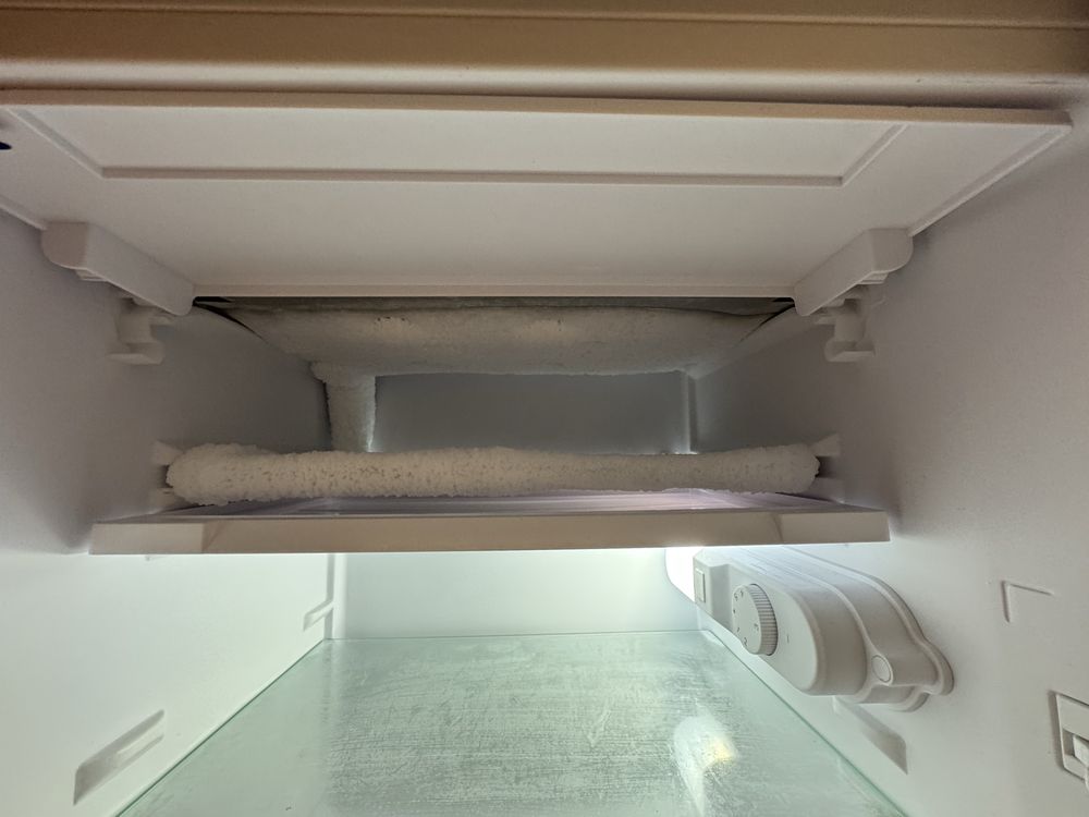 Frigider cu 1 usa SHARP 82 cm 77 L 12 L