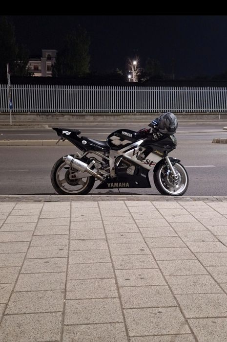 Motocicleta Yamaha R6