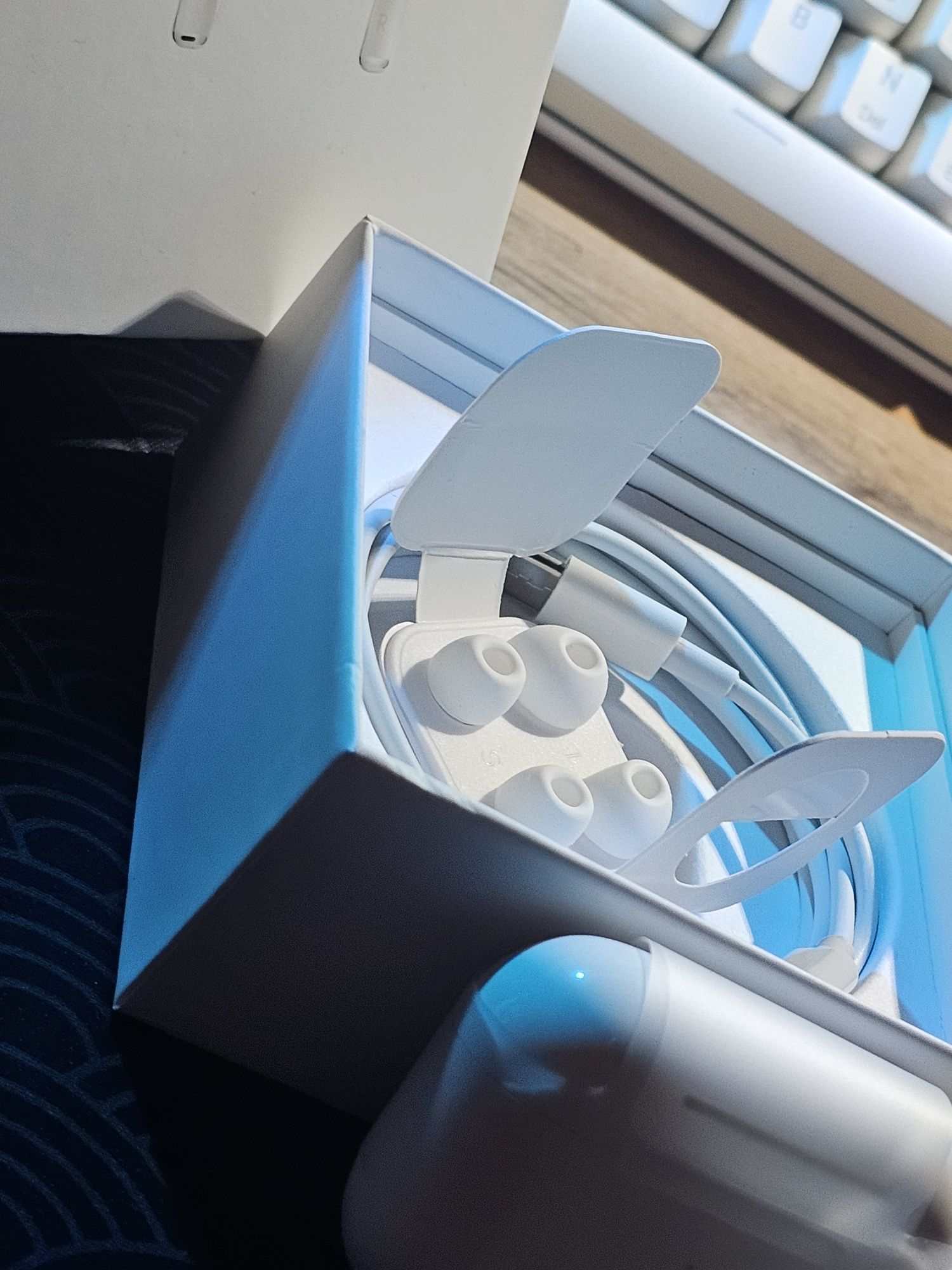 Продам AirPods Pro