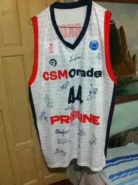 Tricou Baschet CSM Oradea cu autografe Champions League .