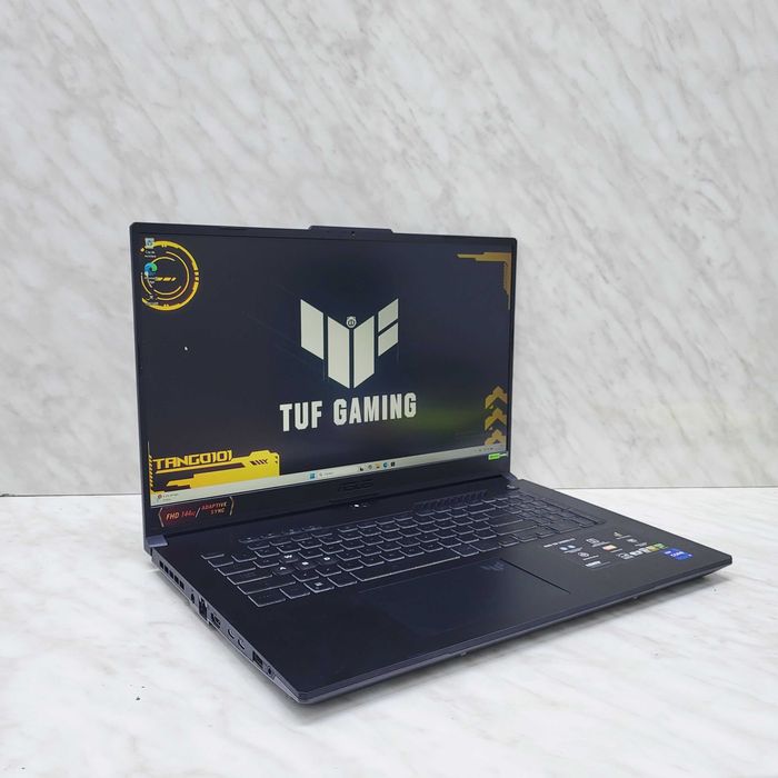 Laptop Gaming ASUS TUF F17  i7-13620H 16gb 1TB SSd RTX 4050 6GB