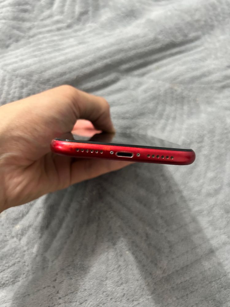 Iphone xr красный
