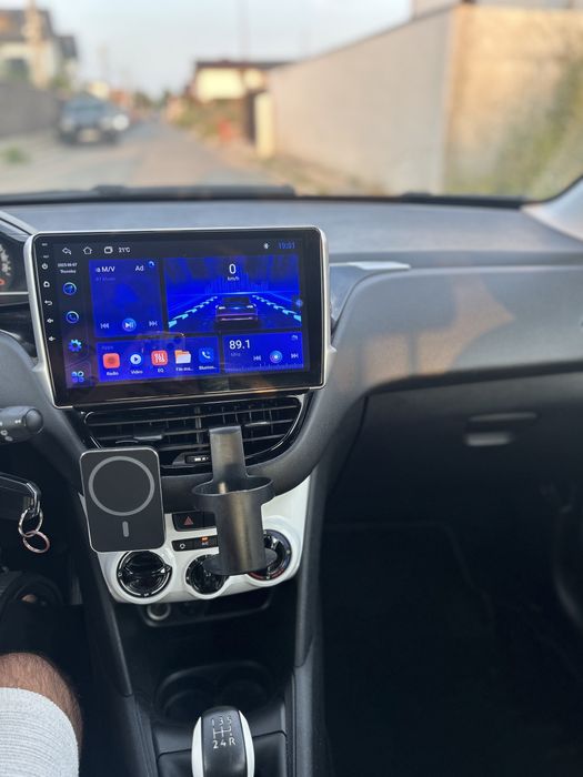 vand peugeot 208. 2018