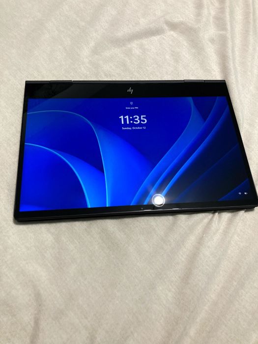 HP Envy x360 15.6" touchscreen, Ryzen 5 3500U, placa de baza noua