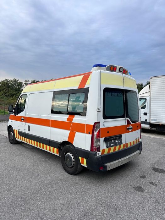 Vand ambulanta omologata Renault Master an 2011  motor 2,3 diesel