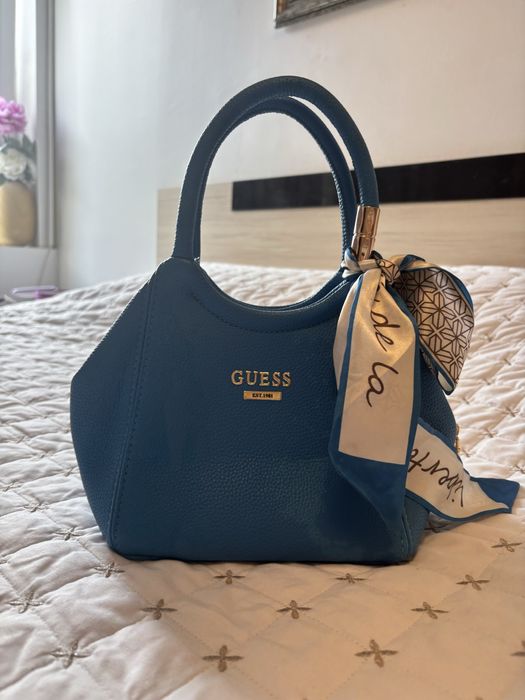 Дамска чанта Guess