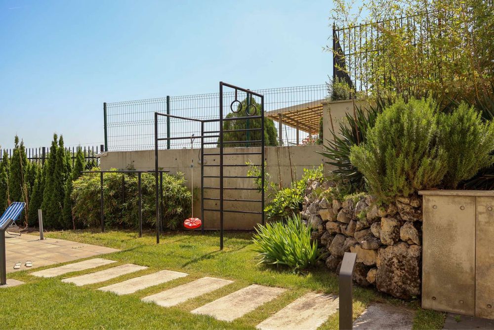 Дава се под наем Двустаен апартамент в Варна, Младост 1 - 80 кв.м за 459 € - Снимка #1