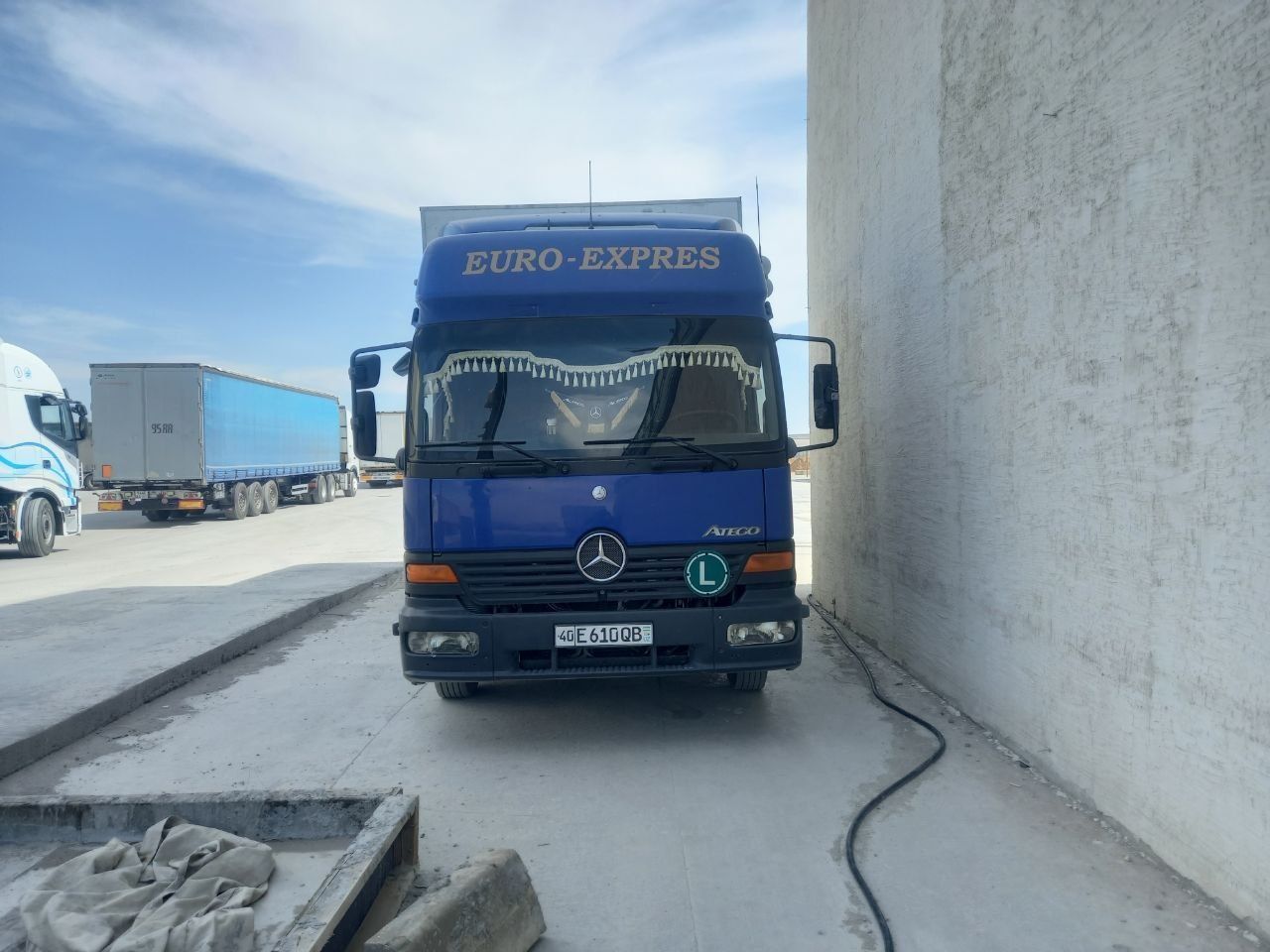 Mercedes atego 2003-yil 40 Kuba 6 ta yangi Balon 17.5 dizel