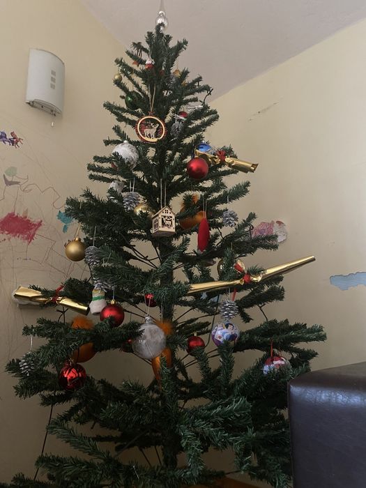 Коледна Елха, изкуствена