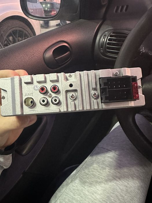 Автомобилно радио Crown с USB,AUX и BLUETHOOTH