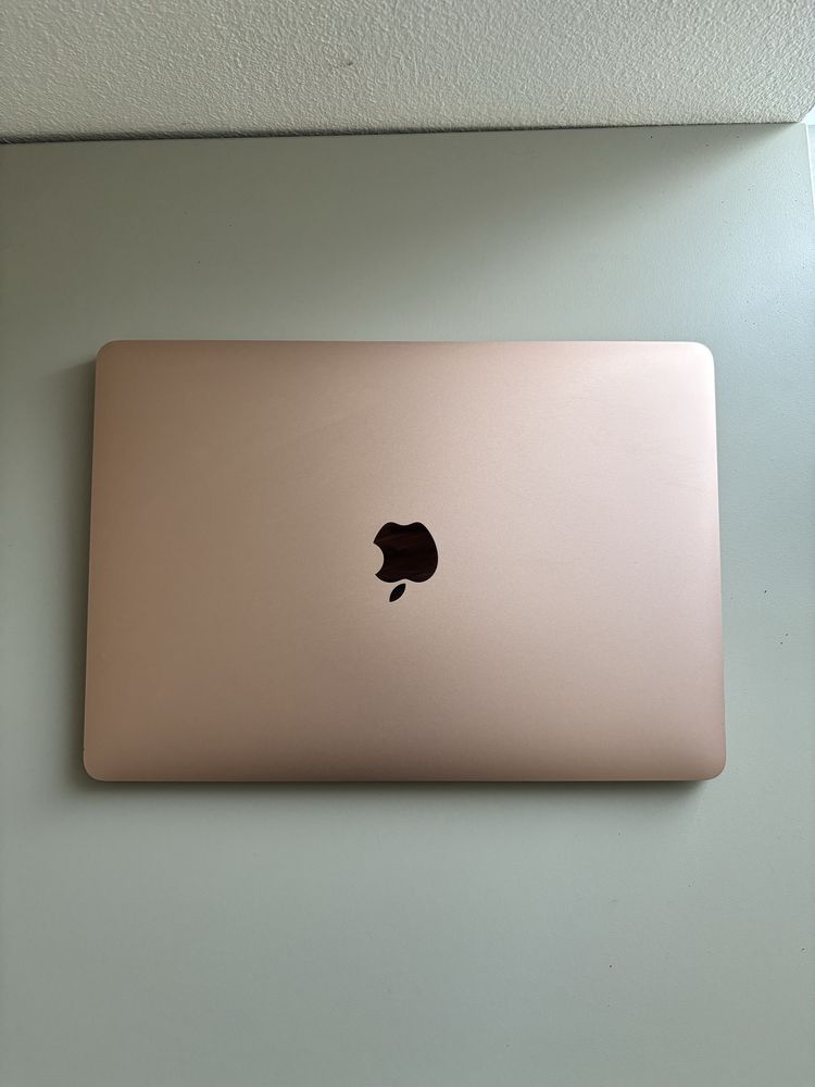 Dezmembrez macbook Air 2018-2020 . Model A2237