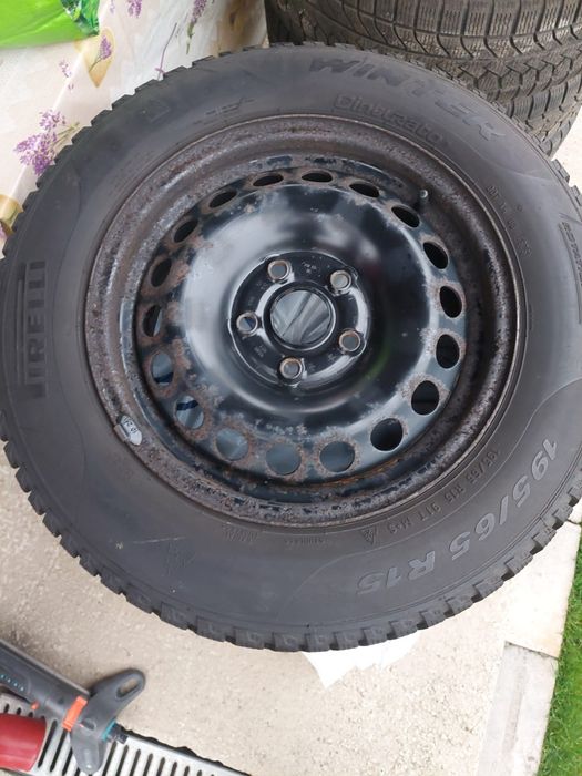 Set 4 x Roti Pirelli VW Golf 6 Iarna 195/65 R15 91T