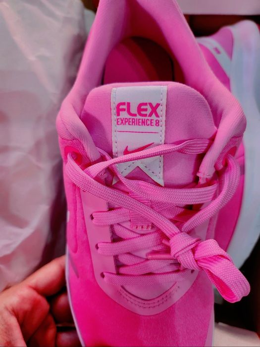 Розови маратонки Nike