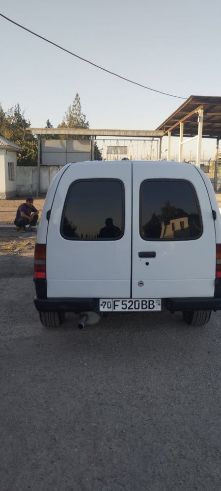 Ford Escort sotiladi