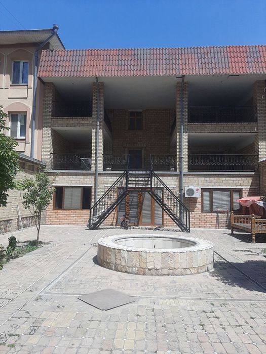 Тошкент ш,Шайхонтохур тум,Коратош кучасида уй-жой сотилади