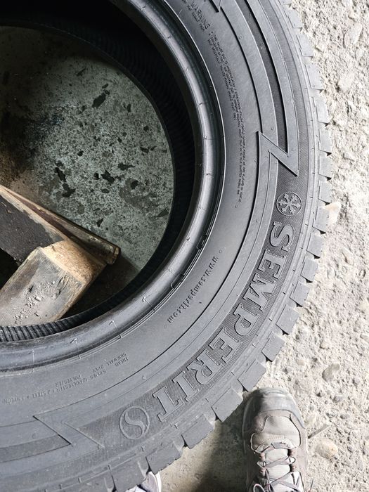 1 anvelopa iarna 225 70 15C Semperit