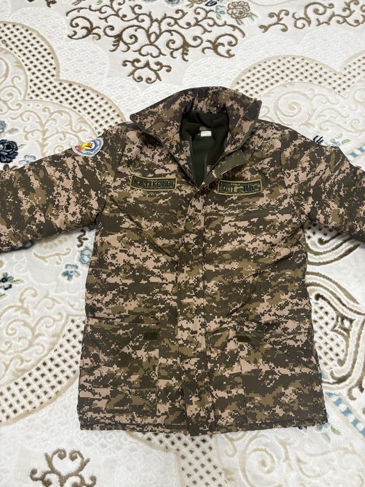 Бушлат сатылады.