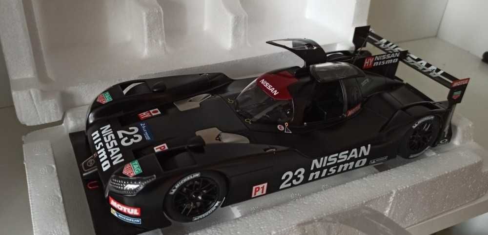 Macheta Nissan GT-R LM Nismo Test Car Le Mans 2015 - AutoArt 1/18
