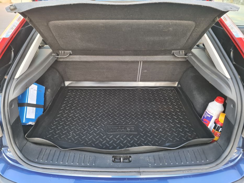 Ford Focus Mk2 1.6i + GPL