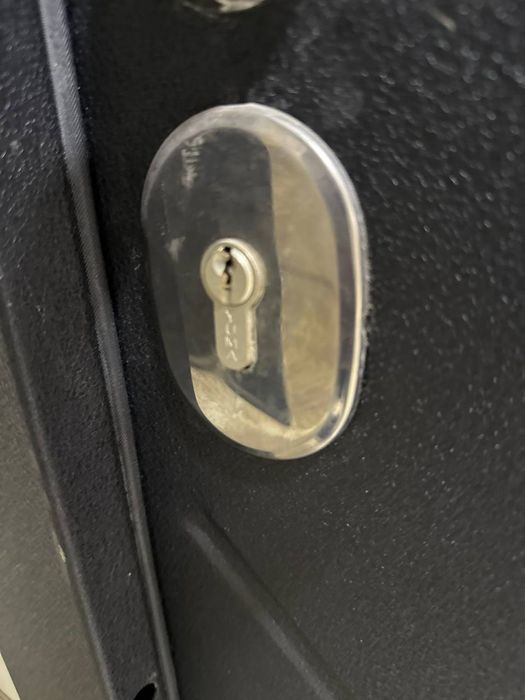 Ремонт замков установка замков вскрытие замков Zamok oʻrnatish eshik o