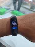 Mi band 4 yangi 
2- dona bor
Arginal 
Kardak bor 
Zaryadi: 4-7 kun.
+z