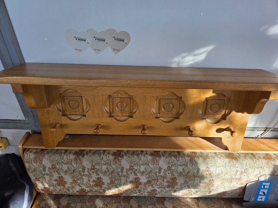 Дървена закачалка