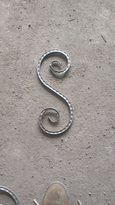 Здравствуйте у нас кованые изделия для ворота перила забора и др