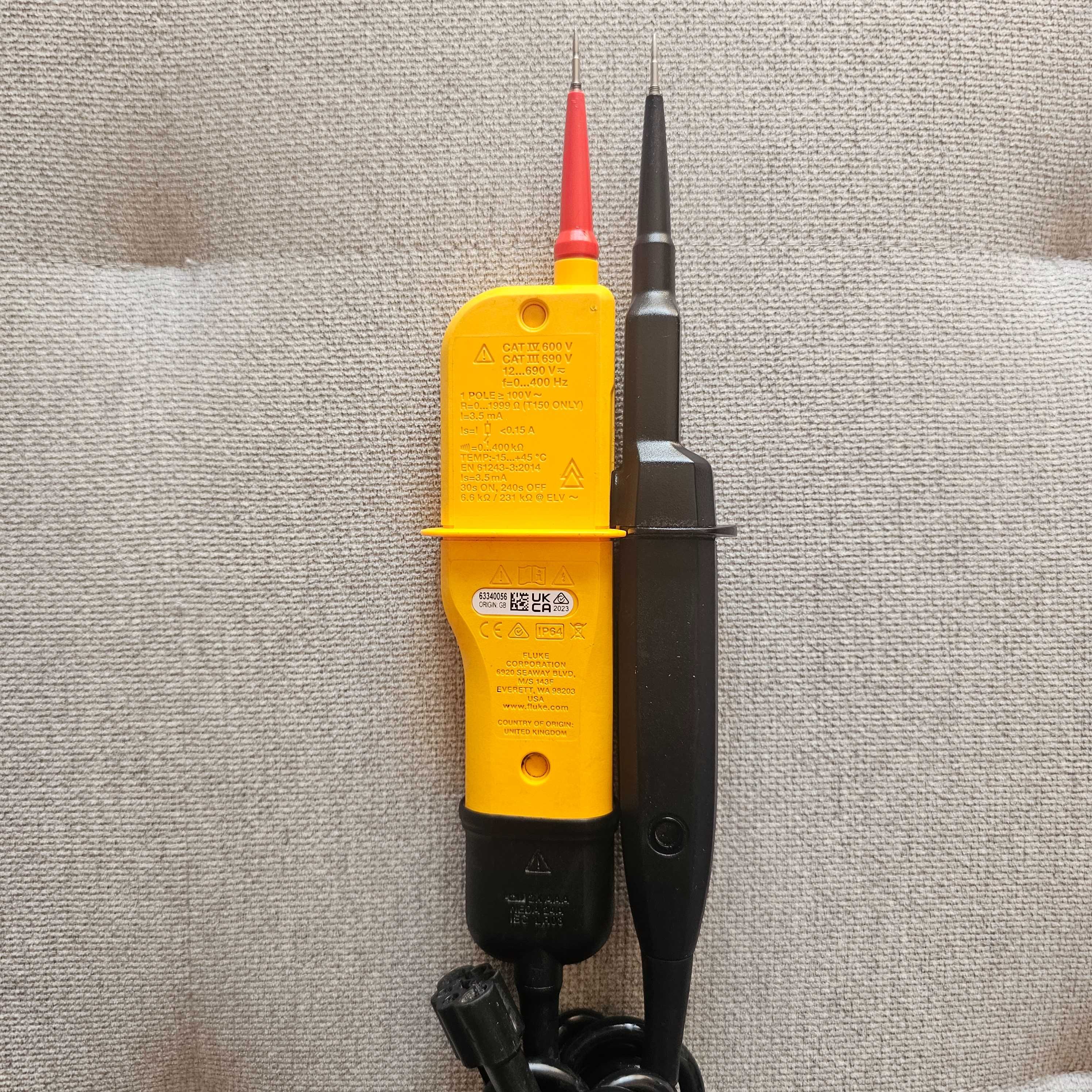 Fluke T110 двуполюсен тестер