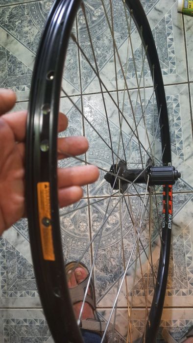 Vând roată spate MTB cu butuc