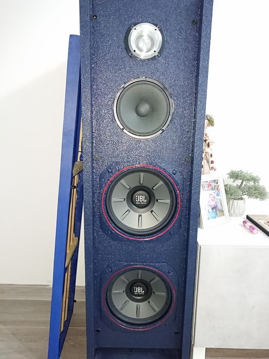 Boxe de podea JBL pasive