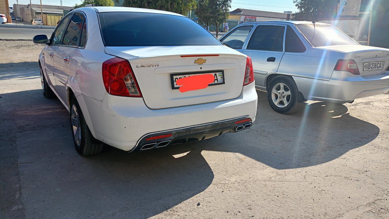 Ласетти.         .