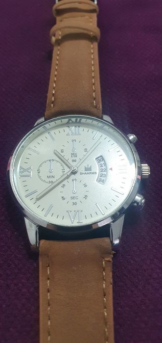 Ceas barbatesc electronic