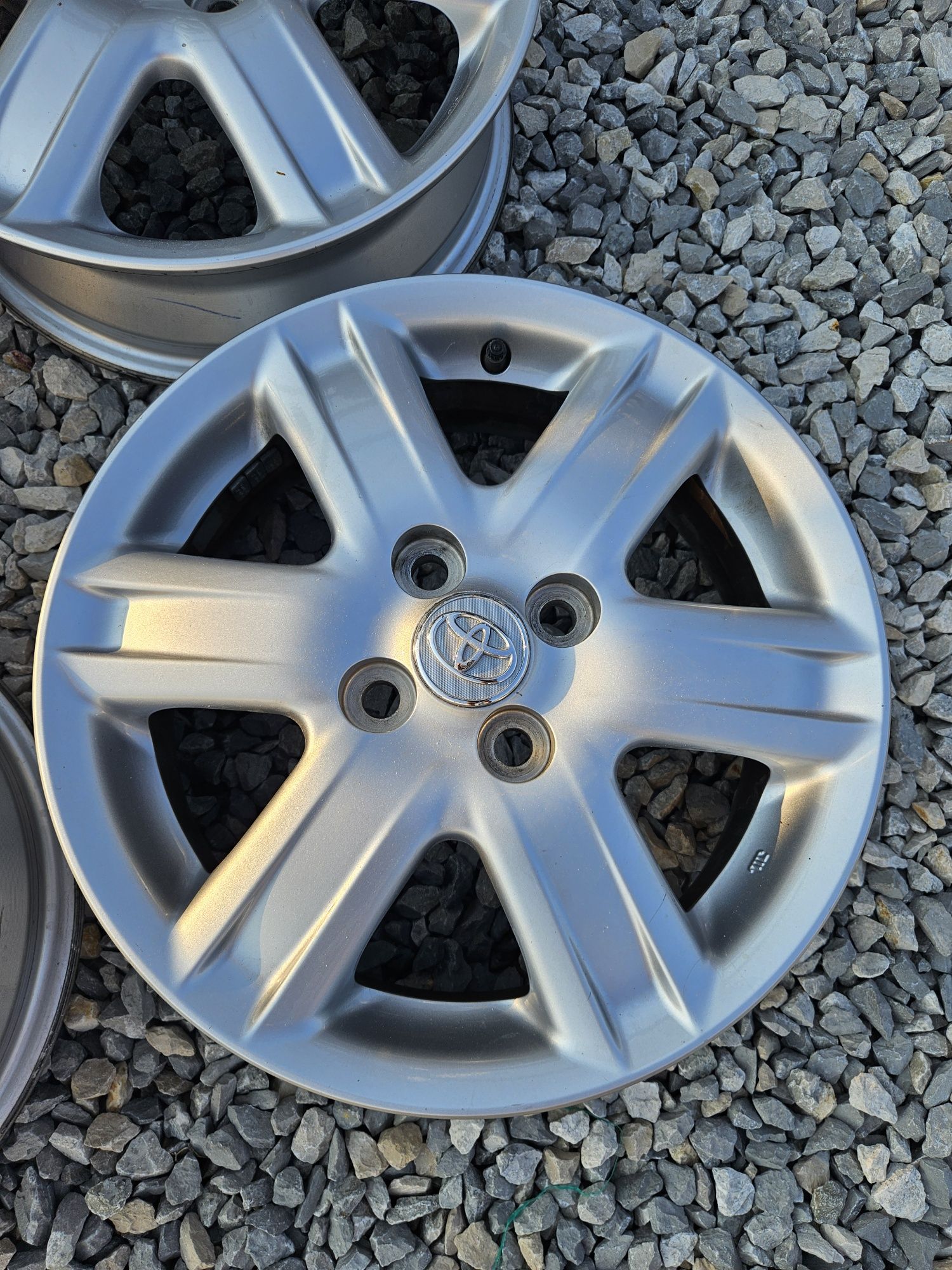 4x100.15.цола..5.ж..ет.45 оргинални TOYOTA
