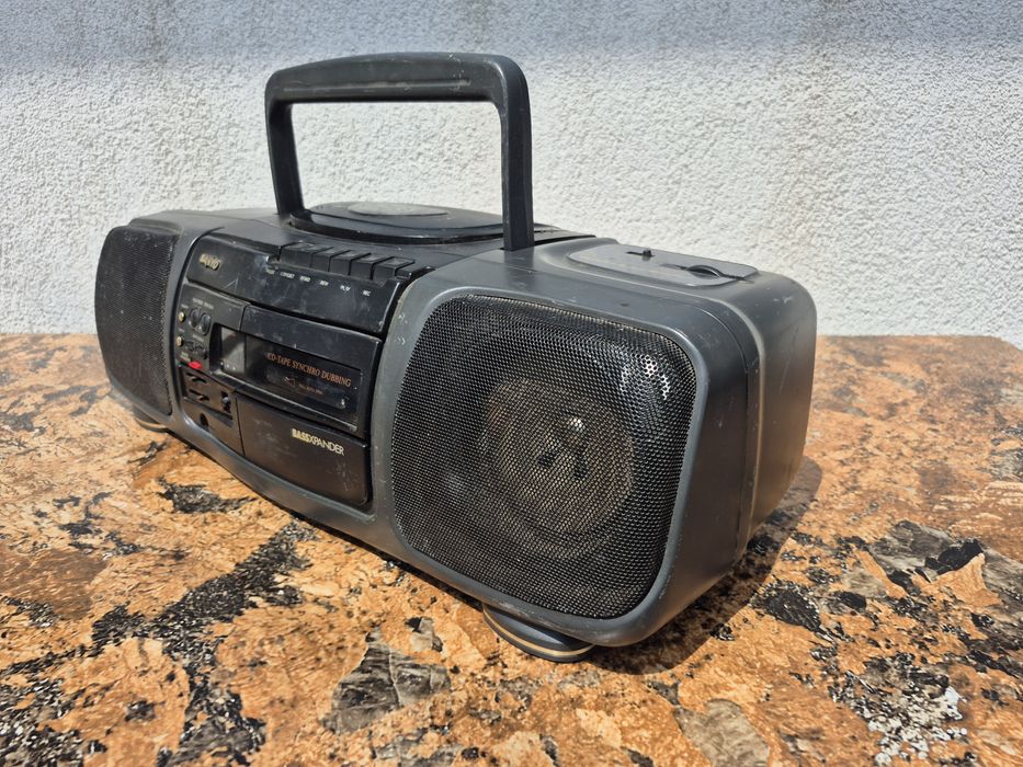 Radio Casetofon cu CD marca Sanyo,model MCD 216L,made in Germany