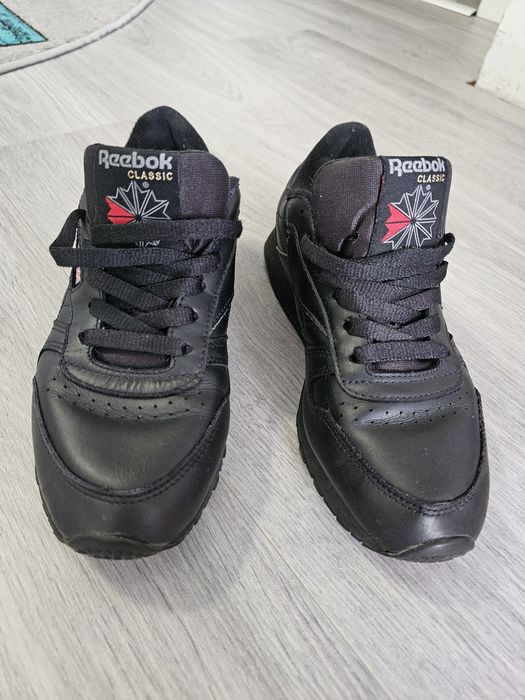 Adidasi Reebok negru