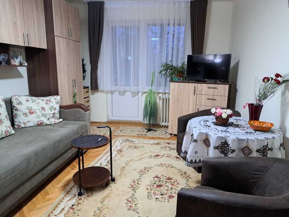 Vand sau schimb  apartament 2 camere Unirii cu Dambu, Tg. Mures