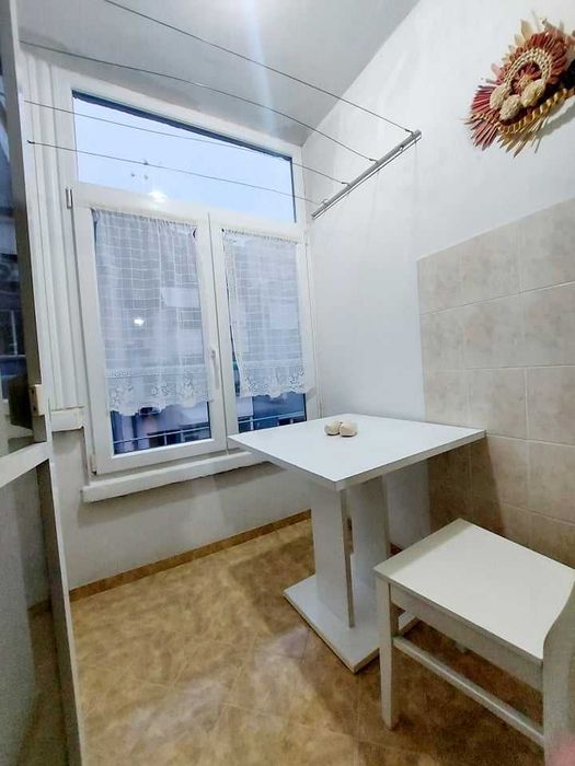 Дава се под наем Двустаен апартамент в Бургас, Възраждане - 48 кв.м за 140 € - Снимка #2