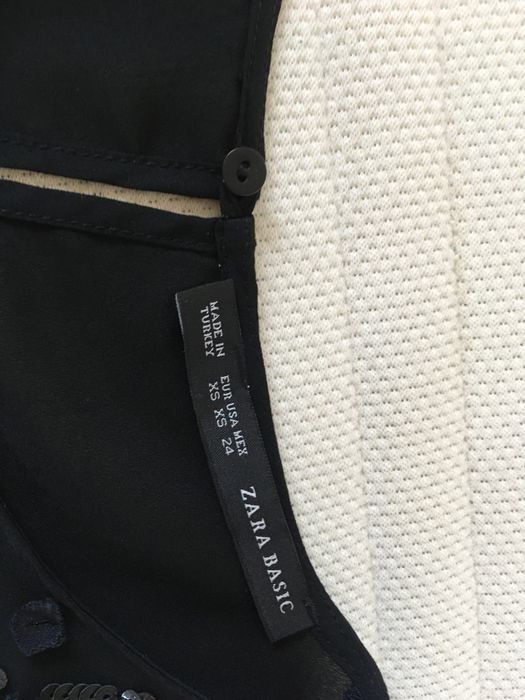 bluza fara maneca, din voal, cu paiete negre pe piept, Zara