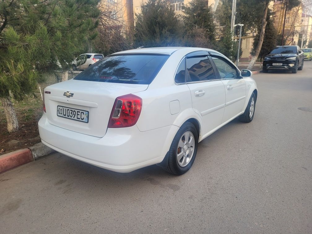Срочно продам машину ласети 6500