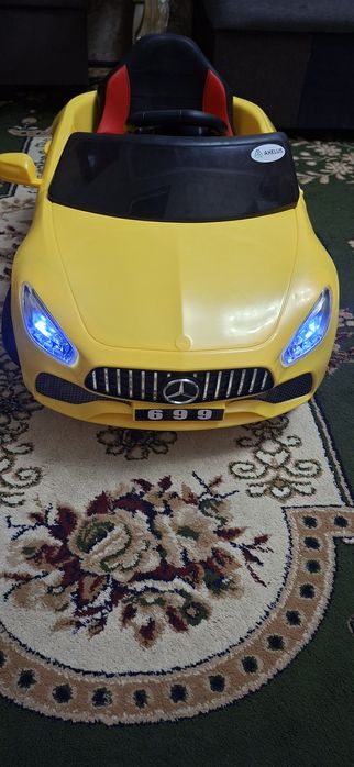 Машина сотилади.