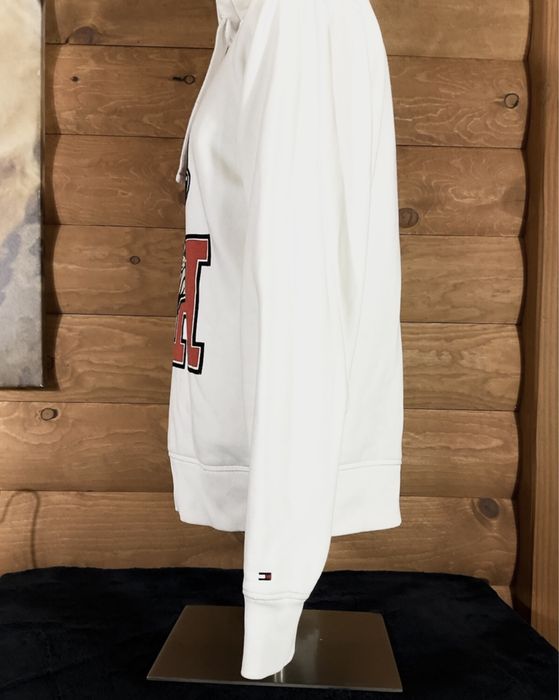 Lacoste, Cesare Paciotti, tommy hilfiger