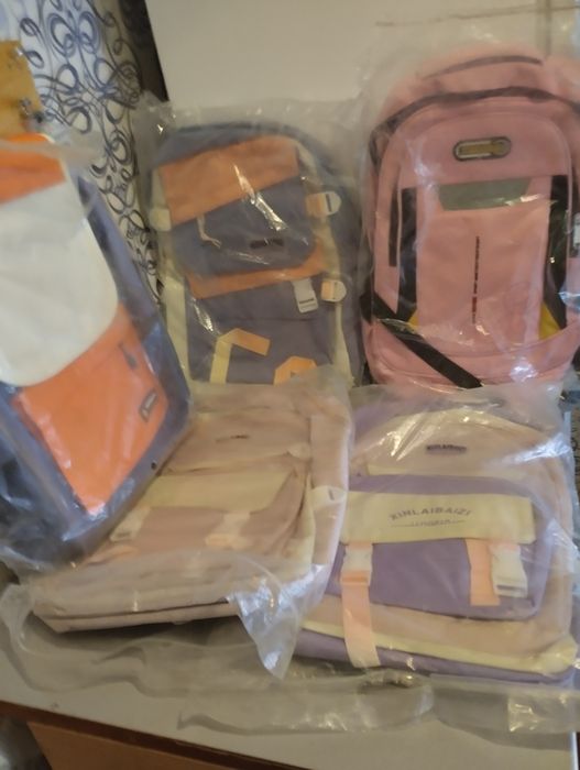 Рюкзак школьный новый  для девочек