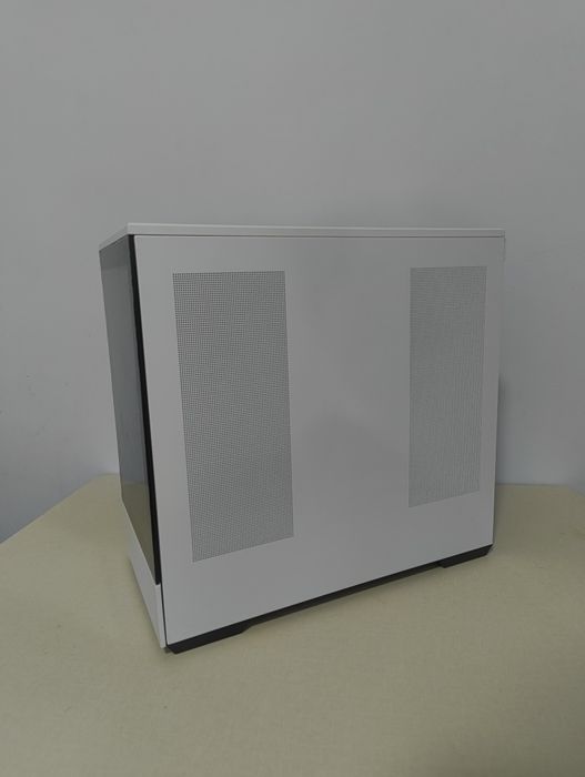 Компьютерный корпус zalman P30 BW TG