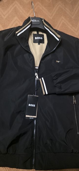 Geaca boss superbă  neagra