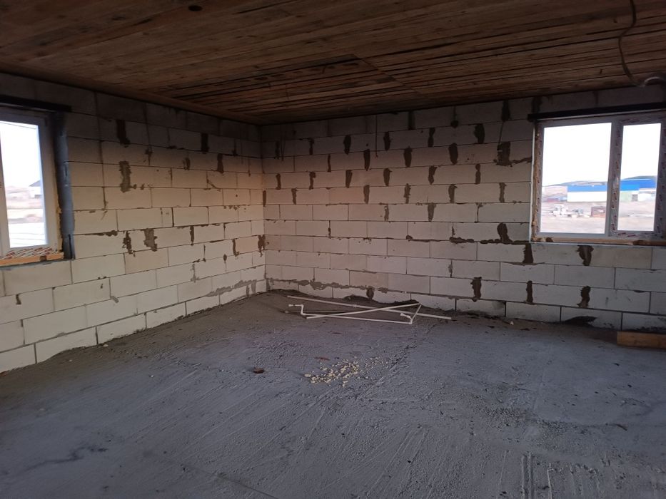 Продам не достройний котедж