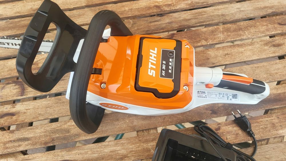 Drujba profesionala Stihl MSA 80 C pe acumulator