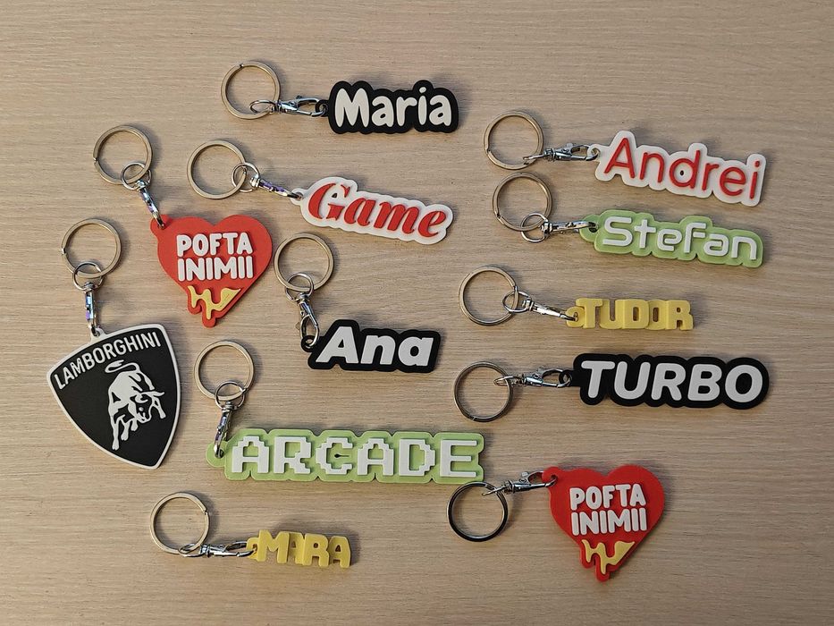 Vand brelocuri personalizate